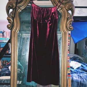 Spaghetti strap velvet burgundy dress 😊